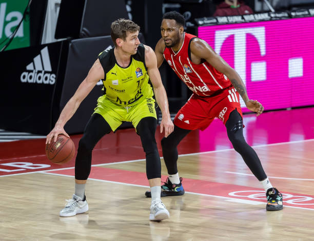 的乌龙球一 的乌龙球一