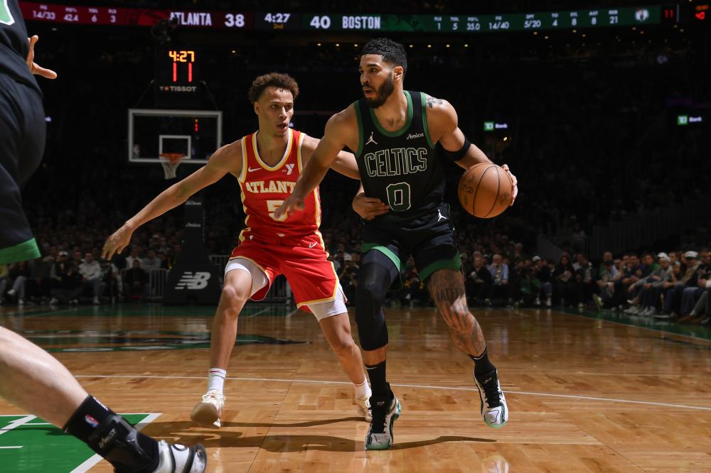 是在传接球 是在传接球